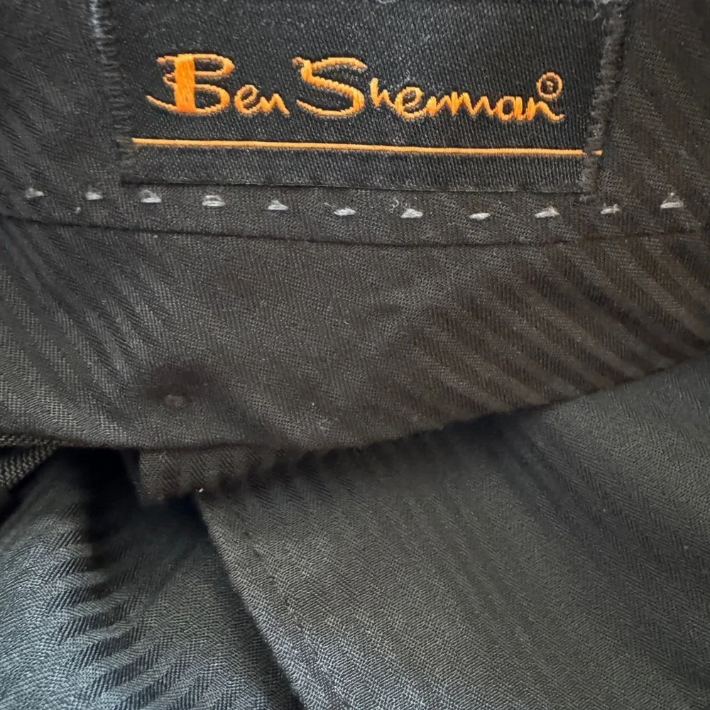Ben Sherman medium gray lightweight suit with pants